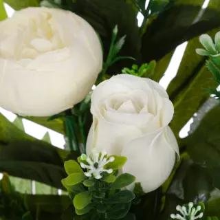 Ramo ranúnculos y rosas artificiales crema 48. Funerario. Ramos,flores artificiales cementerio